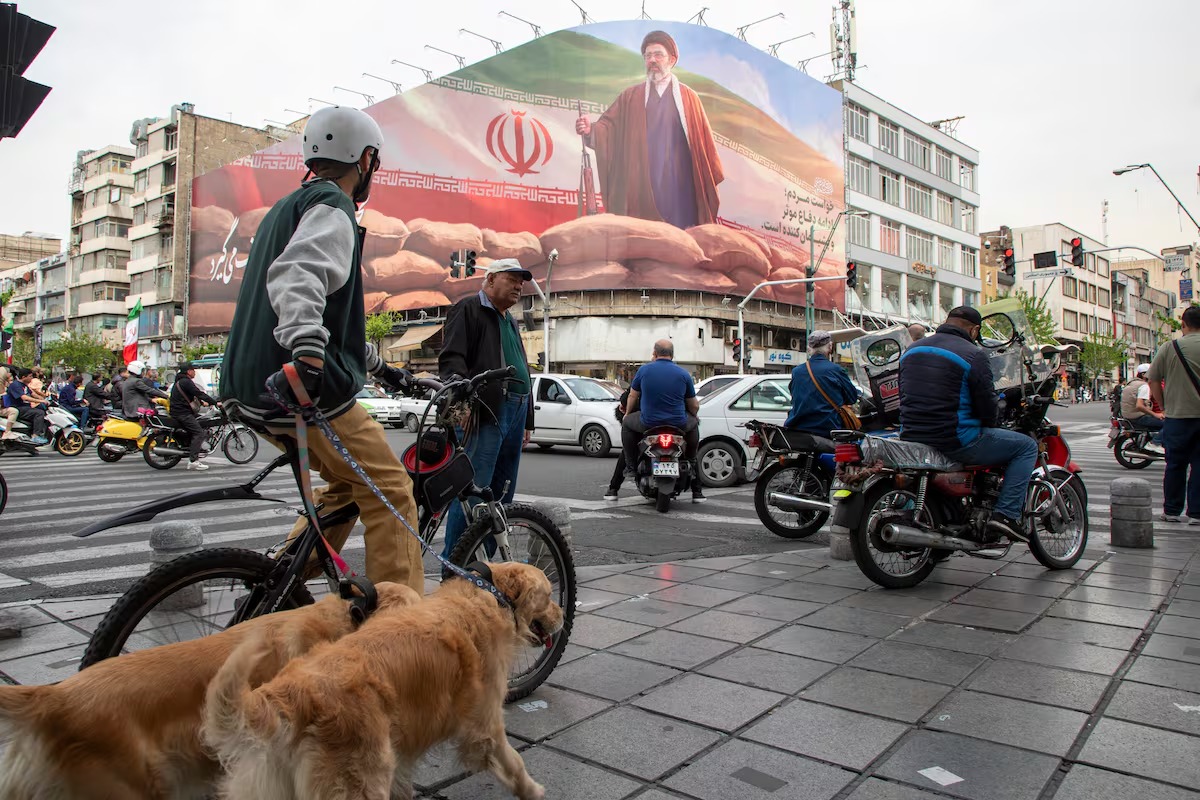 Irán equipara el bloqueo de EE UU en Ormuz a “piratería” y advierte de que si sus puertos son amenazados no habrá seguridad “para nadie”
