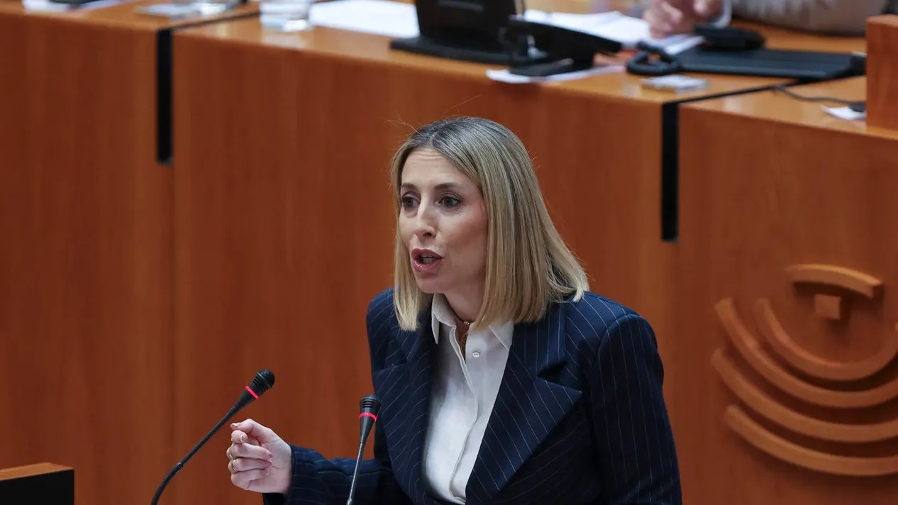 María Guardiola, investida presidenta de Extremadura tras alcanzar un acuerdo con Vox: "Pueden estar tranquilos"
