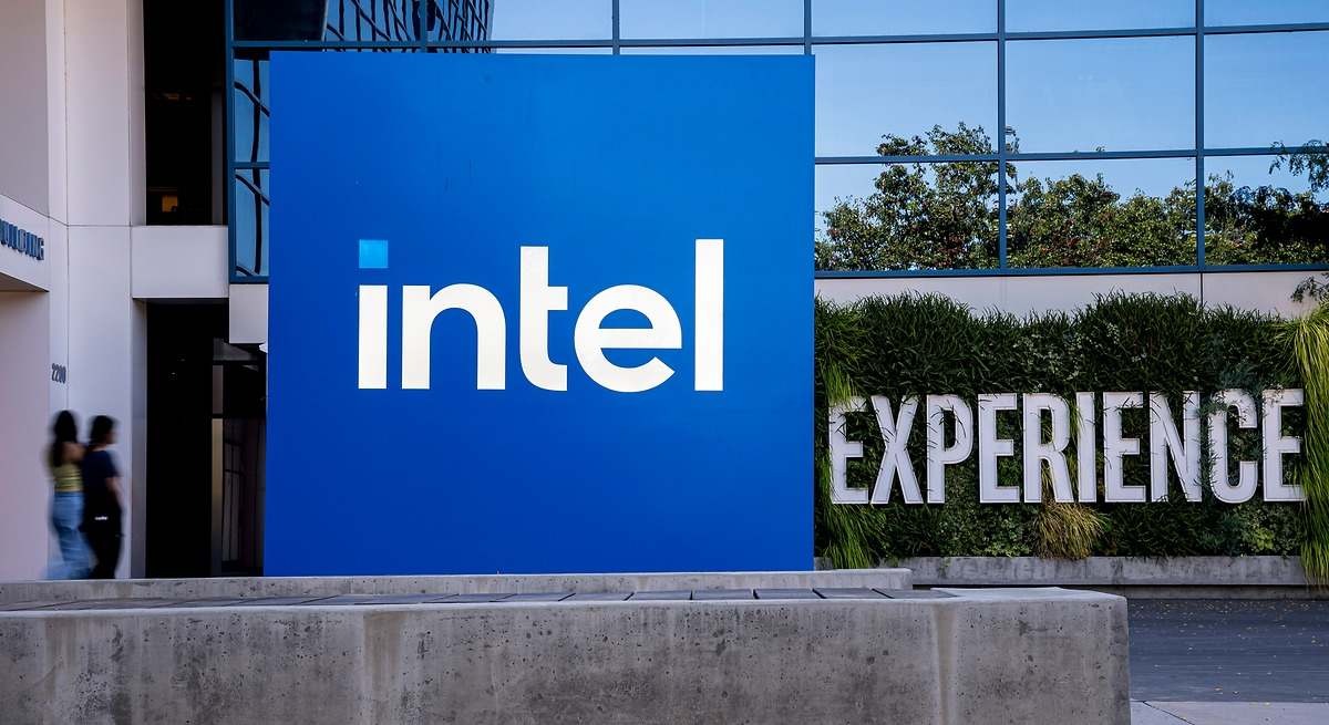 Intel renace de sus cenizas: la nueva fiebre de la IA por las CPU la lleva a máximos históricos tras rozar el colapso hace dos años
