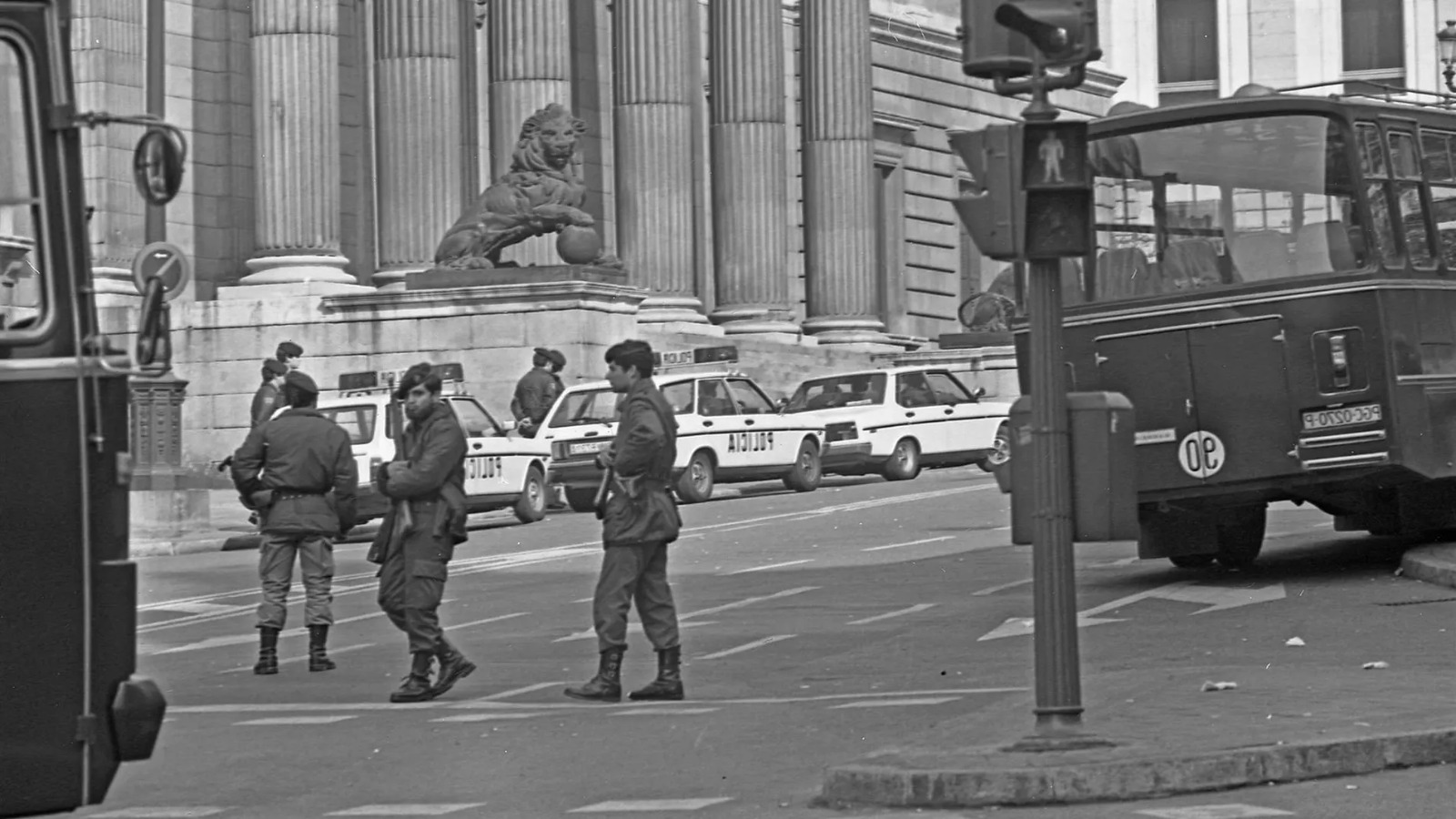 Los militares, tras el fracaso: "El error fue dejar al Borbón libre"