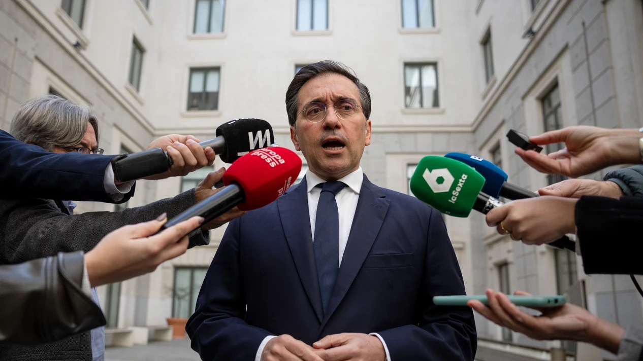 
Albares espera que los españoles bloqueados en Oriente Próximo puedan empezar a salir este mismo martes
