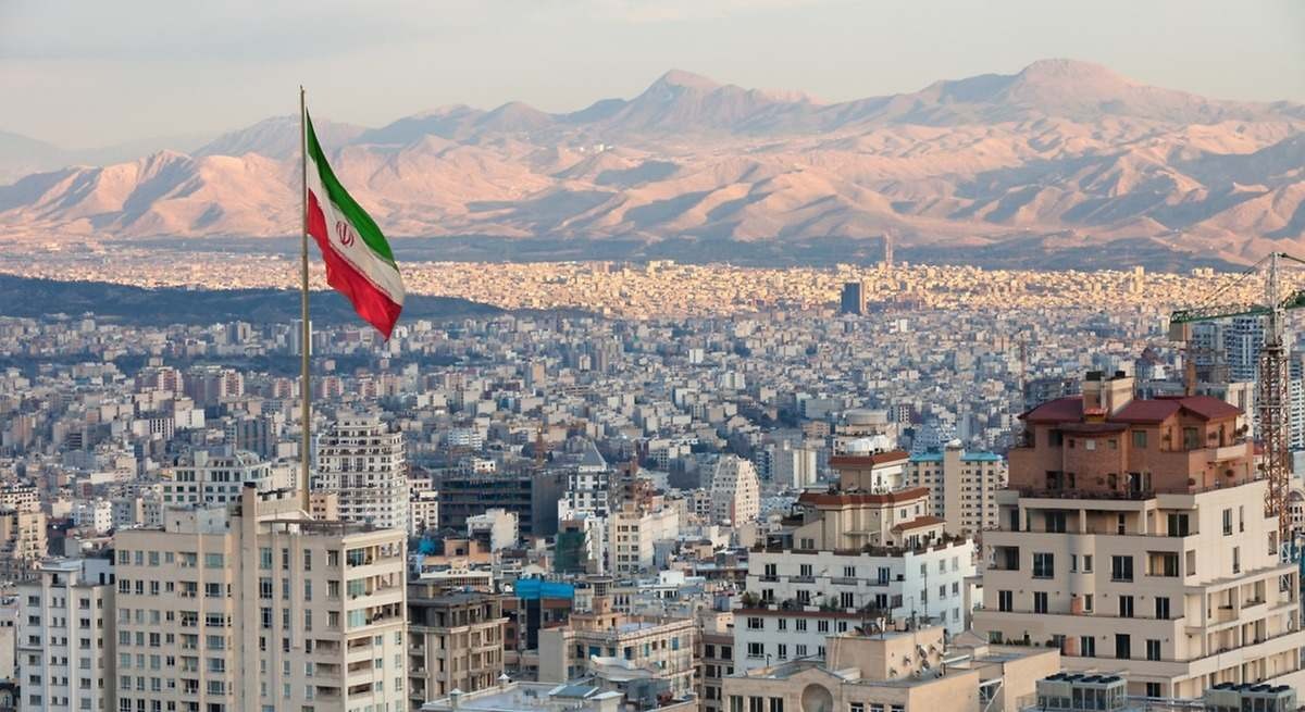 Las claves de la resistencia de Irán ante EEUU: desde su férrea defensa de mosaico hasta su ventaja asimétrica en Ormuz pasando por ciertas dosis de ingeniería financeira
